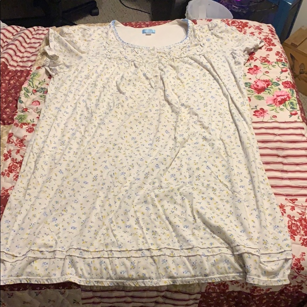 Woman’s nightgown